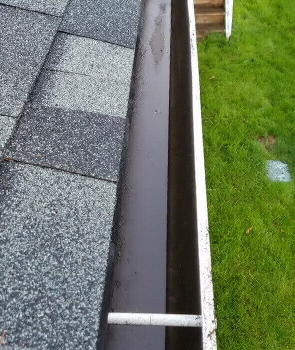 Gutter-Cleaning-Services-Danshaplandscape-after